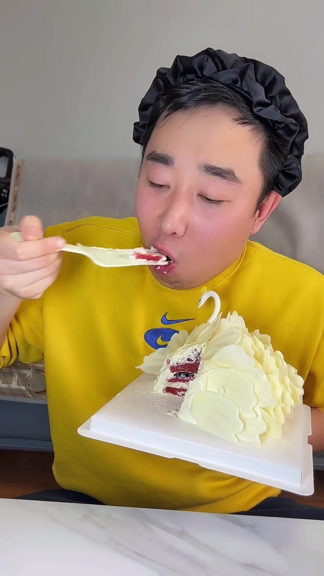 特别好看发天鹅蛋糕,安佳的动物奶油,用料扎实,味道和颜值都能满足!全国门店通用,还可配送到