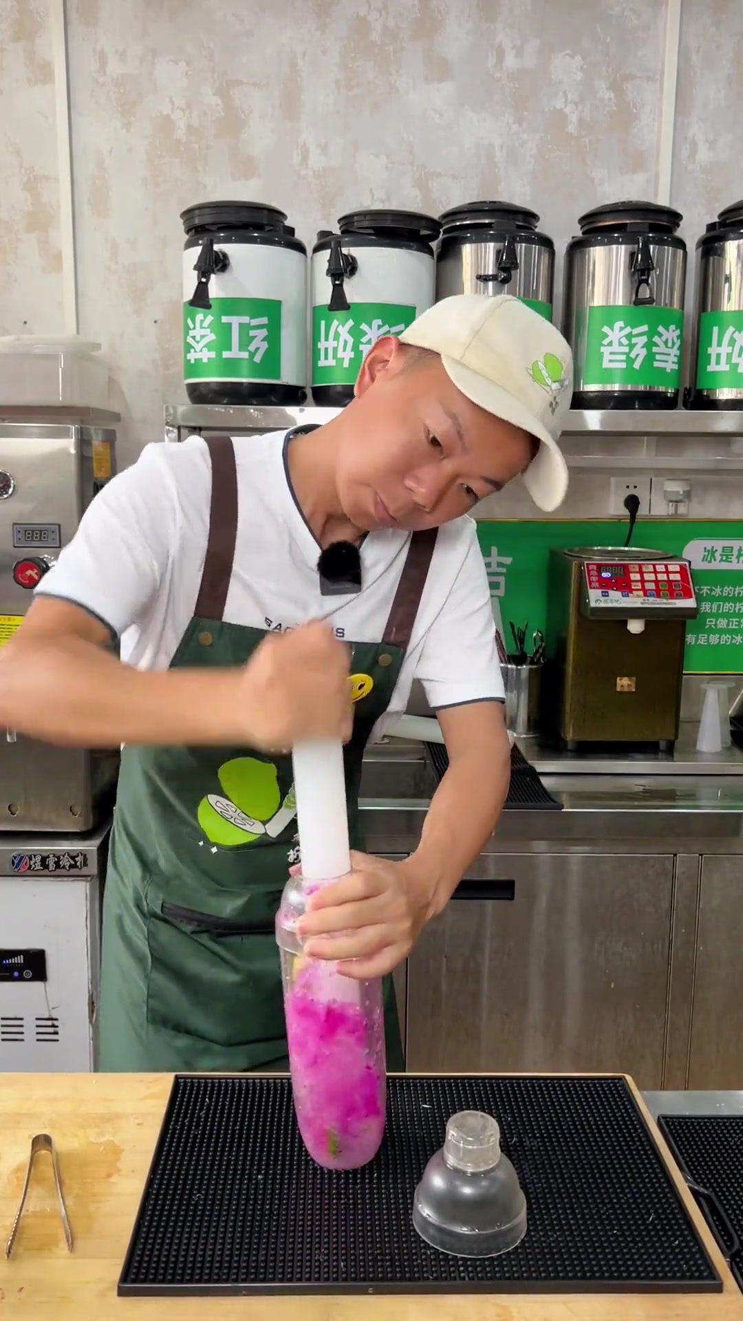 记录摆摊生活 手打柠檬茶 真材实料才能做出好味道 摆地摊创业的视频 不用添加果汁果酱,也能