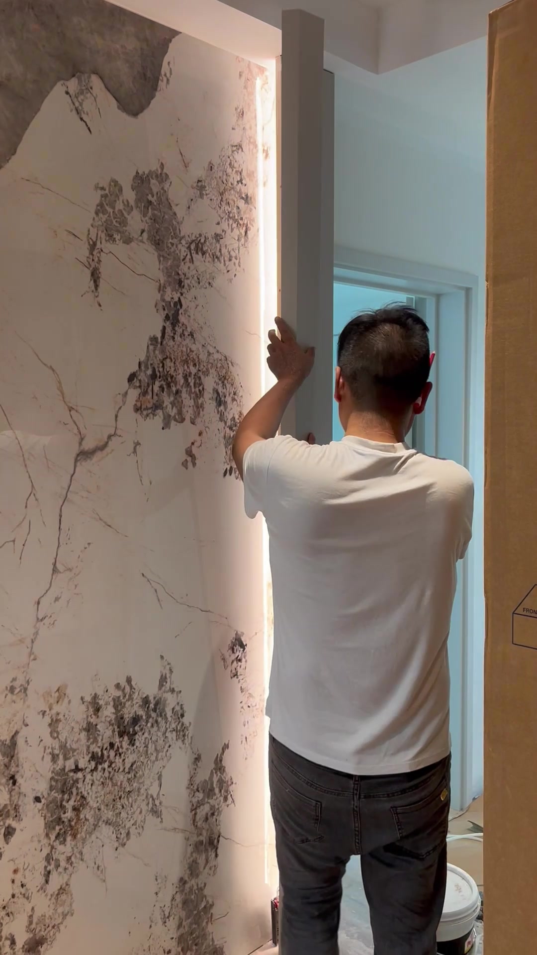 潘多拉的岩板玄关背景墙