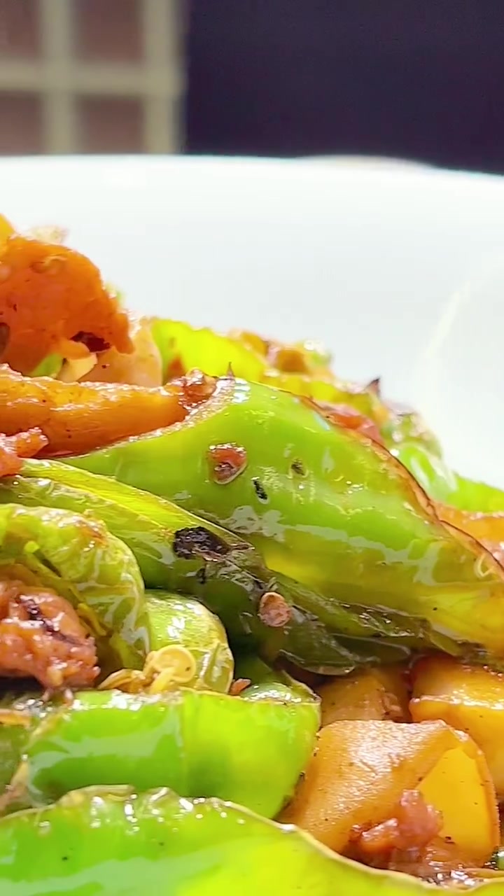很好吃很划算很难得。肉汤泡饭实在太好吃了