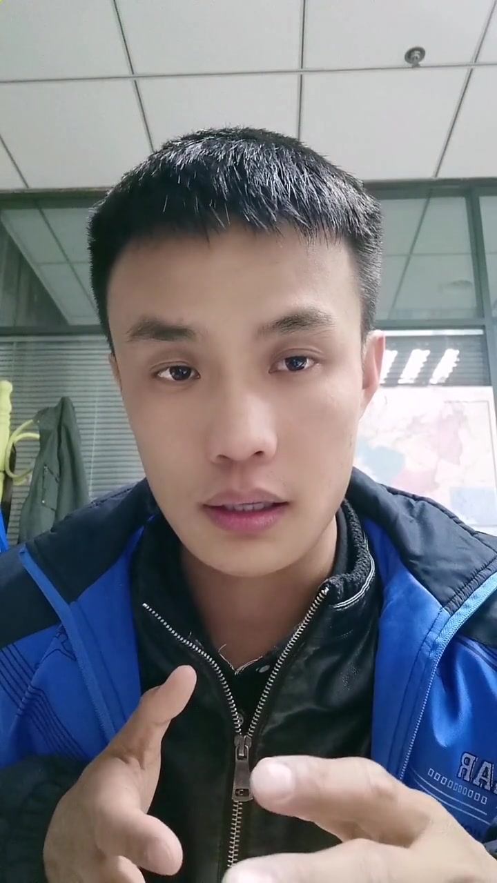 水稻细菌性褐斑病,注意选择药剂,不要造成苗的二次伤害