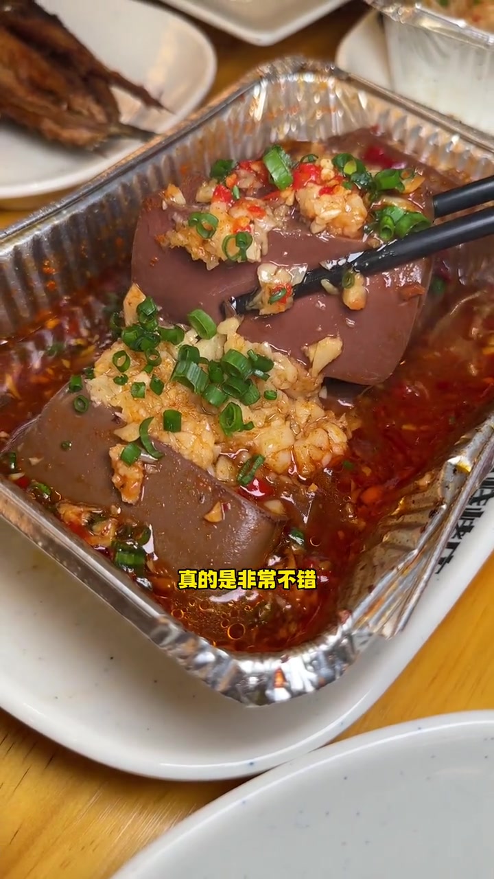 美食 大岭山李家木屋烧烤,88一大桌,平价好吃环境好,很舒服!附近美食 夜宵