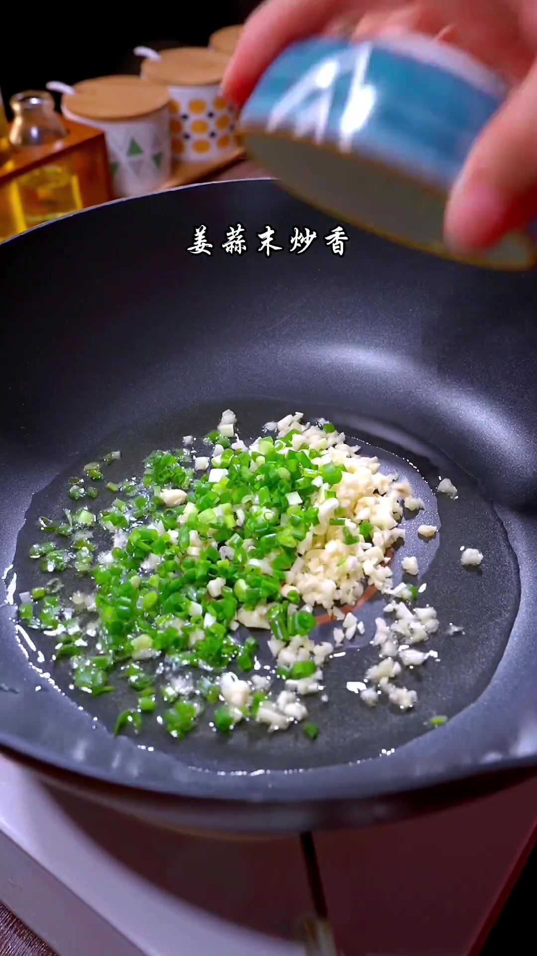以后啊,豆腐买回来不要再红烧了,像我这样做,配上番茄鸡蛋简单好吃又下饭 豆腐 鸡蛋的神仙吃