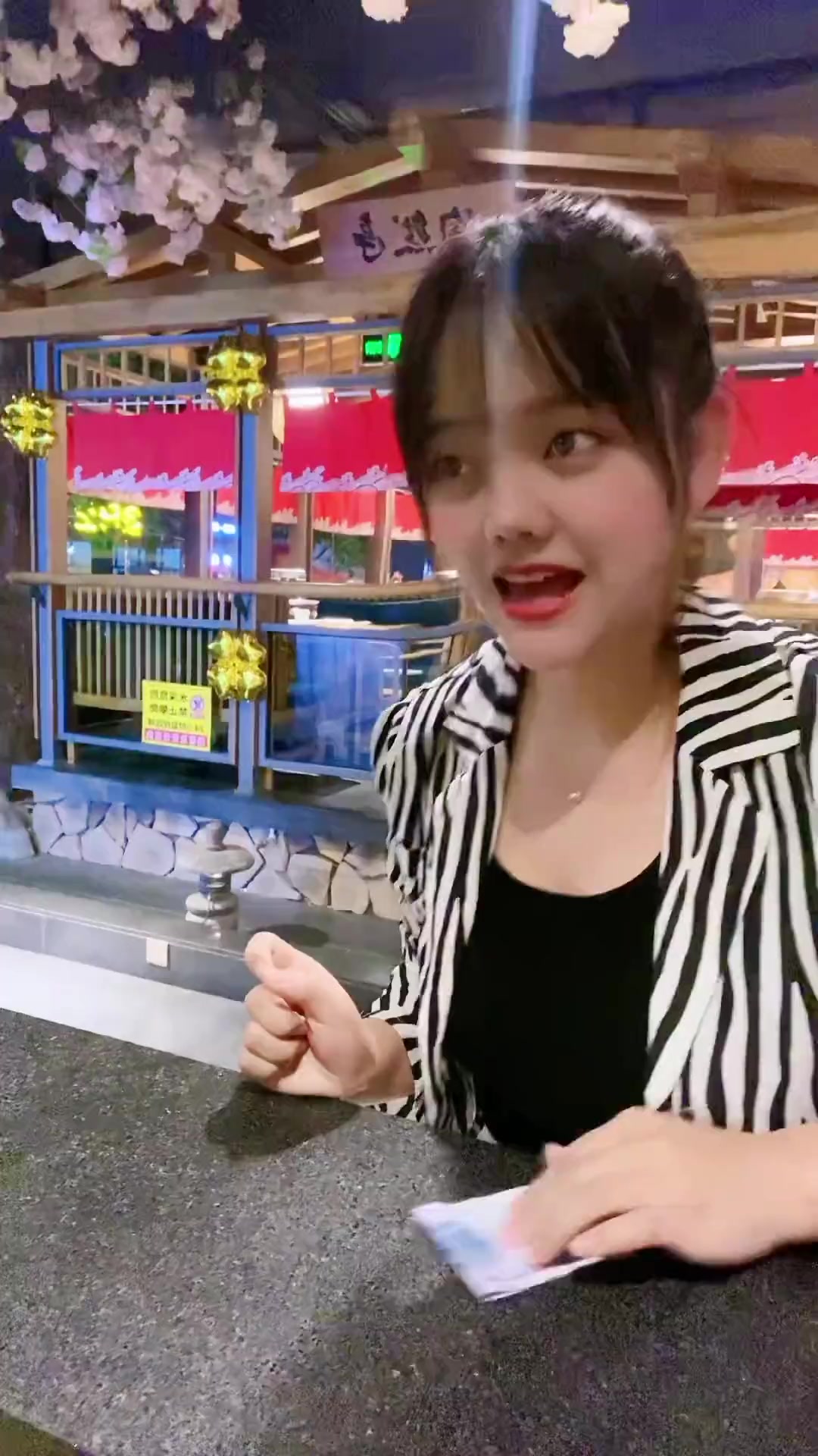 在韩喜家鸡头白脸的吃顿烤肉才花平时一半的银子,这还不心动?快来一起尝个鲜 薅羊毛的快乐 好