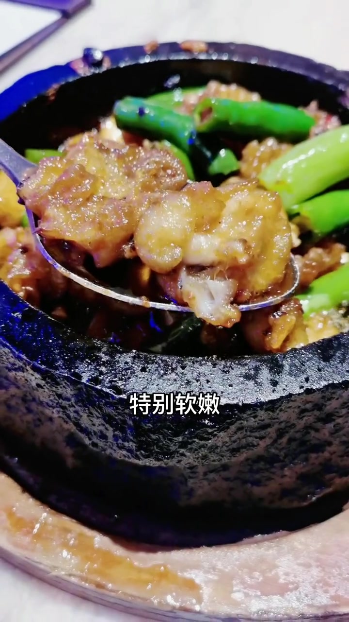 欲把西湖比西子,下一句是什么?那你知道那家店名取自杭州西湖十大美景之一的满陇桂雨?桂满陇真