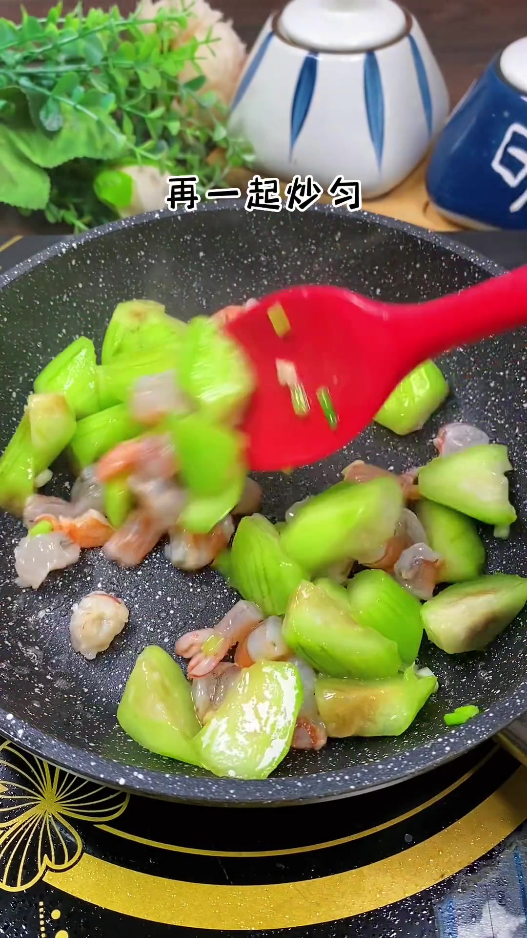 夏天到了,这道清凉的丝瓜虾仁鸡蛋可以多给孩子安排,营养又好吃 宝宝辅食 丝瓜 虾仁炒蛋