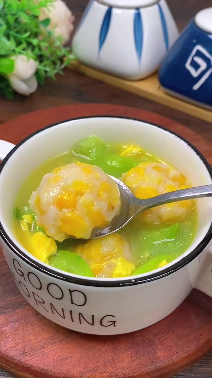 鲜美可口的丝瓜鳕鱼丸子汤,太适合夏天给孩子安排了 宝宝辅食 鳕鱼丸 丝瓜汤