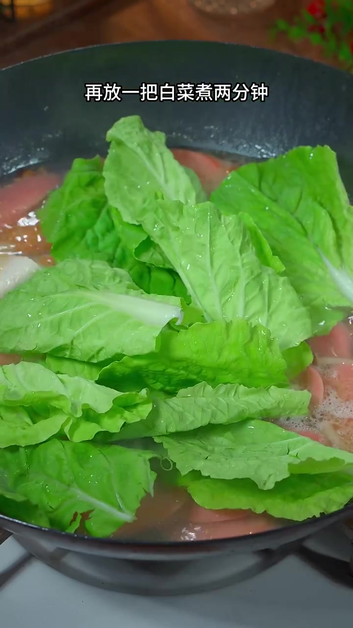 夏天多给家人做这个豆腐白菜三鲜汤,做法简单 好喝又营养