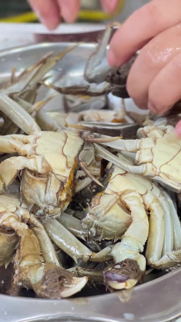 第21集|六月黄上市了,这螃蟹个大肥美,配香辣酱做个香辣蟹太好吃了 香辣蟹 妈呀太香了 美