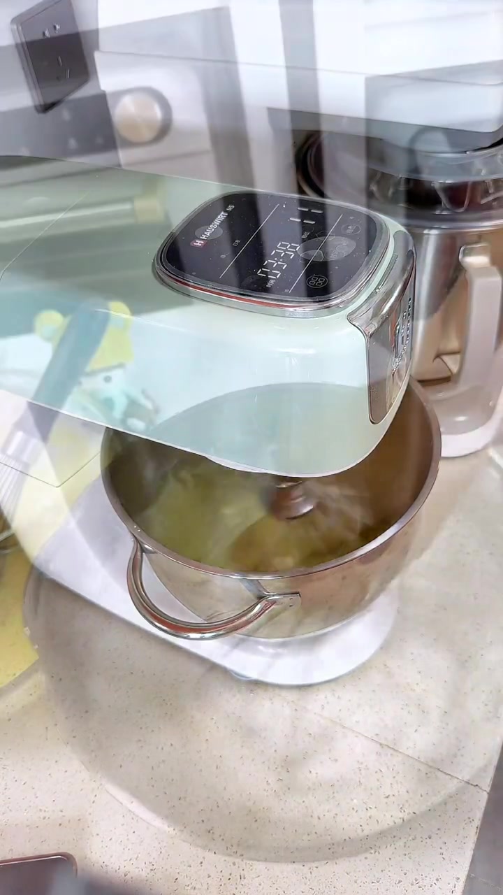 烘焙人的日常 暑假就是孩子奴,在家吧看电视,带出去吧花钱,你们暑假怎么过的,愁死我了还有5