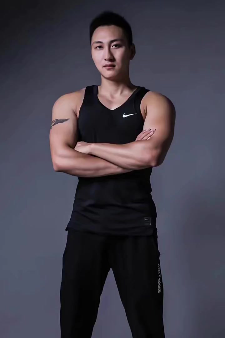 肩部肌肉三角肌前束中束后束拉伸方法