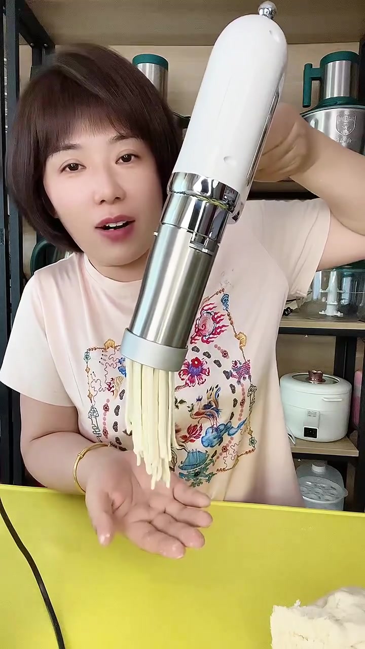 新买的面条机压面条真好用,新升级大容量绞肉机,5升304不锈钢的盆,1-10口人适用,七档