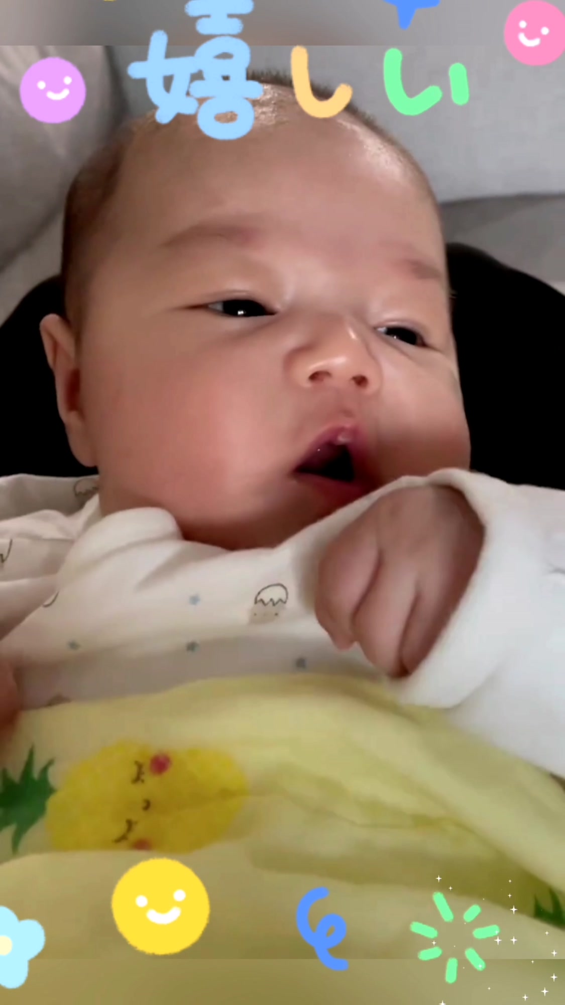 小金鱼张嘴吐泡泡