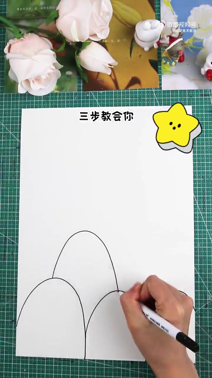 小鸡仔以可爱萌萌哒的外表 以及走起路来一摇一摆的模样 萌化了众人的心 很多人都特别的喜欢画