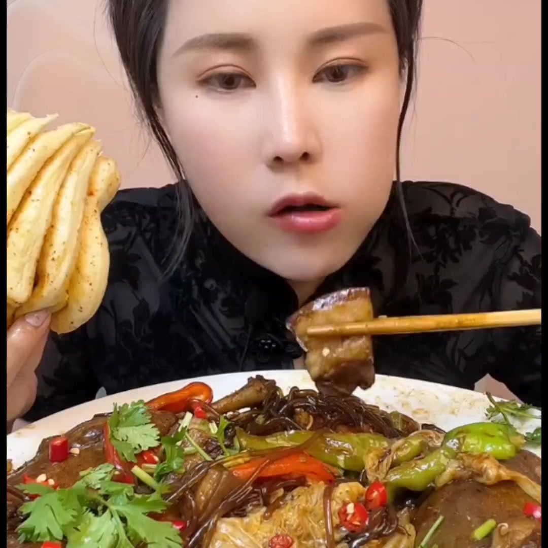 粉条炖菜/炖肉花卷