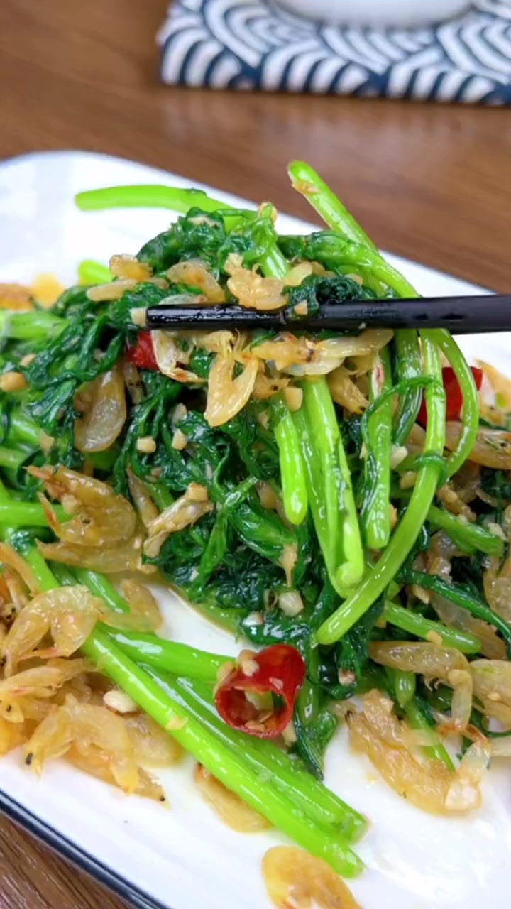 这个菜在我们这里叫 皇帝菜 你们那叫什么呢?味道好极了你们想吃吗