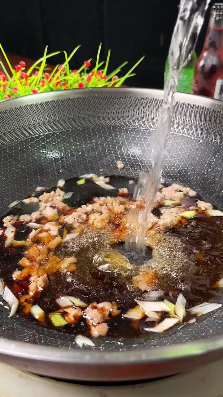 肉沫粉条原来这么简单,哪有那么复杂啊!赶紧回家试试看吧 美食教程 美食 粉条肉末怎么炒