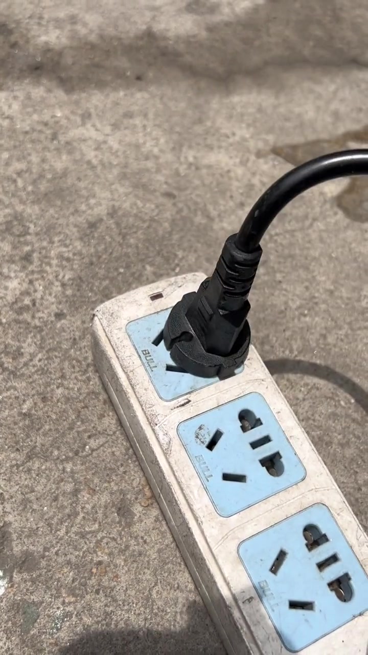 室外庭院锦鲤鱼池有这套水循环设备再也不用洗棉了。全自动转鼓微滤机过滤如何使用呢?组装教程上