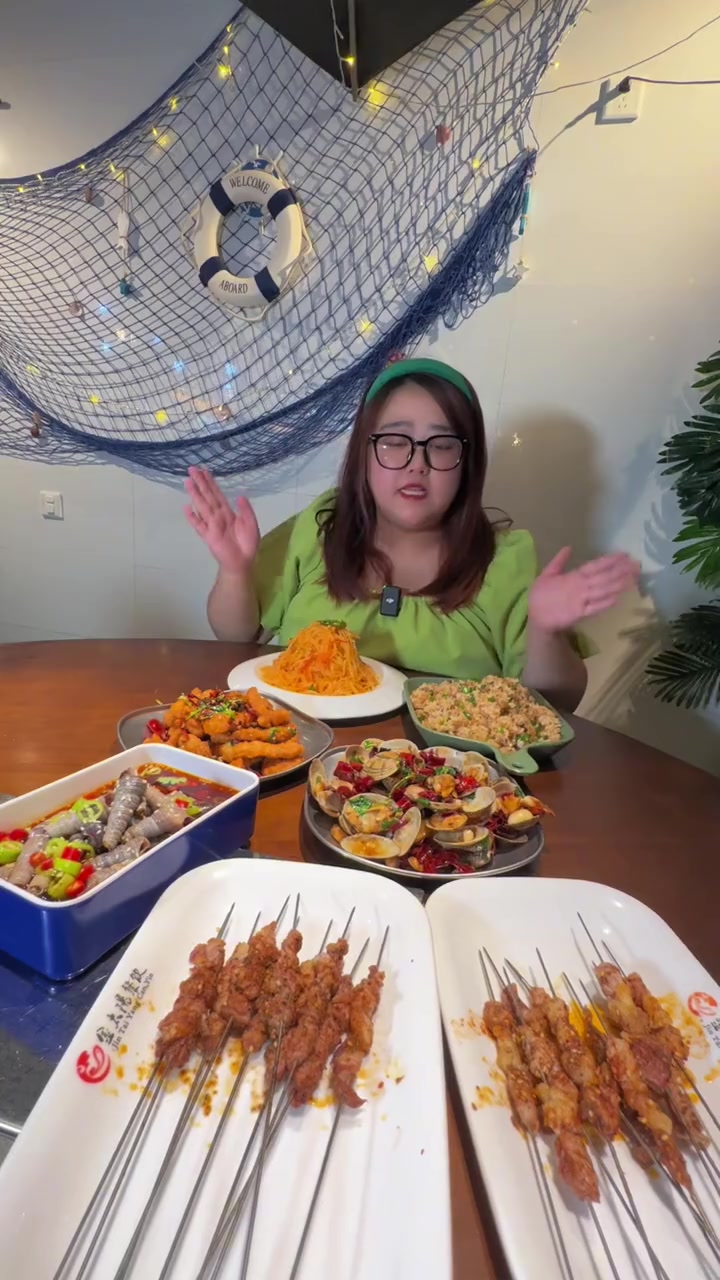 大连老品牌金太阳旗下大连大排档,出得活动很是可以 夏日食力狂欢 烧烤 大连的美食根本吃不完