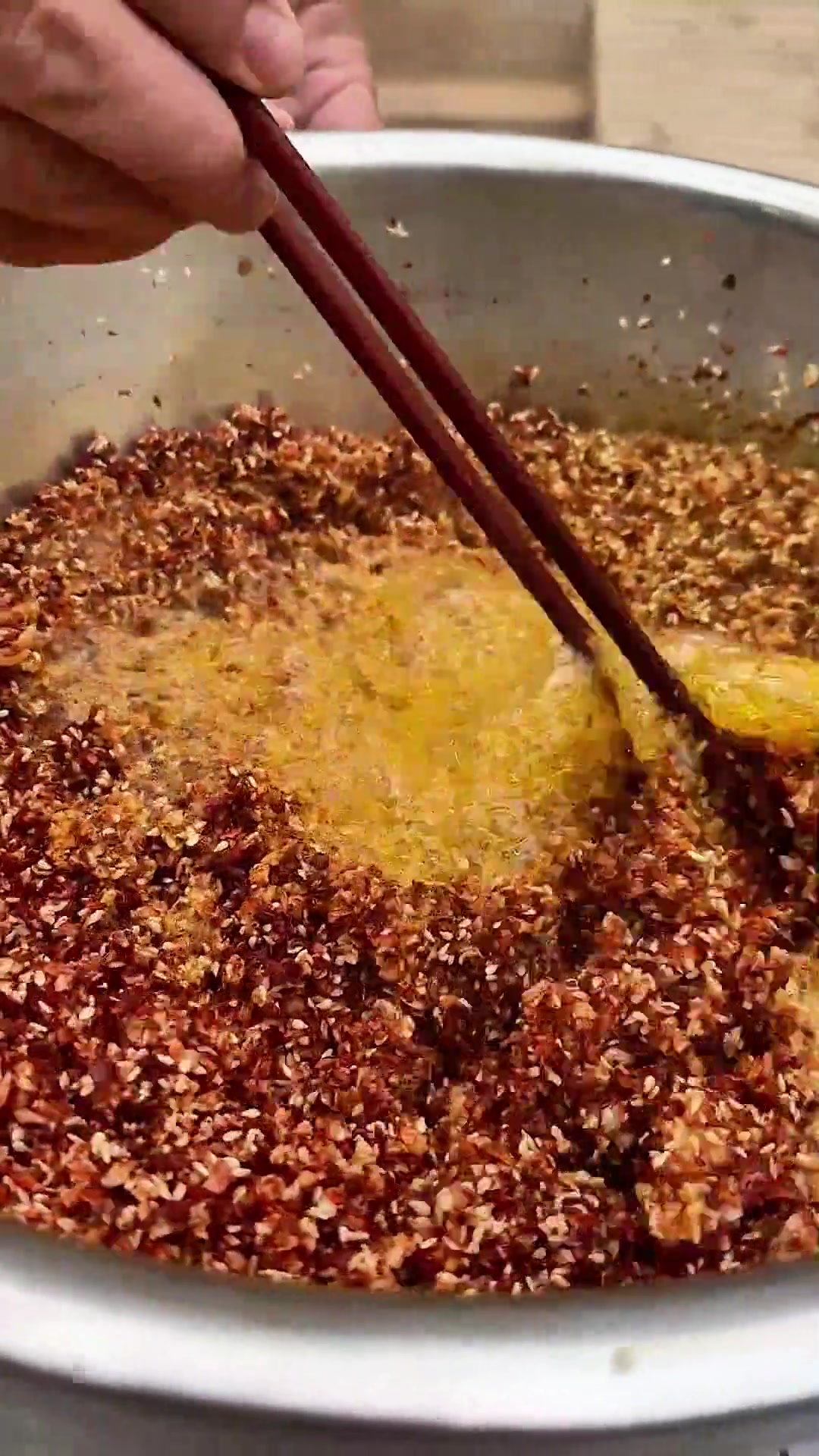 “脱骨酸辣柠檬凤爪:无骨爽口,大口吃鸡爪不用吐骨头!”