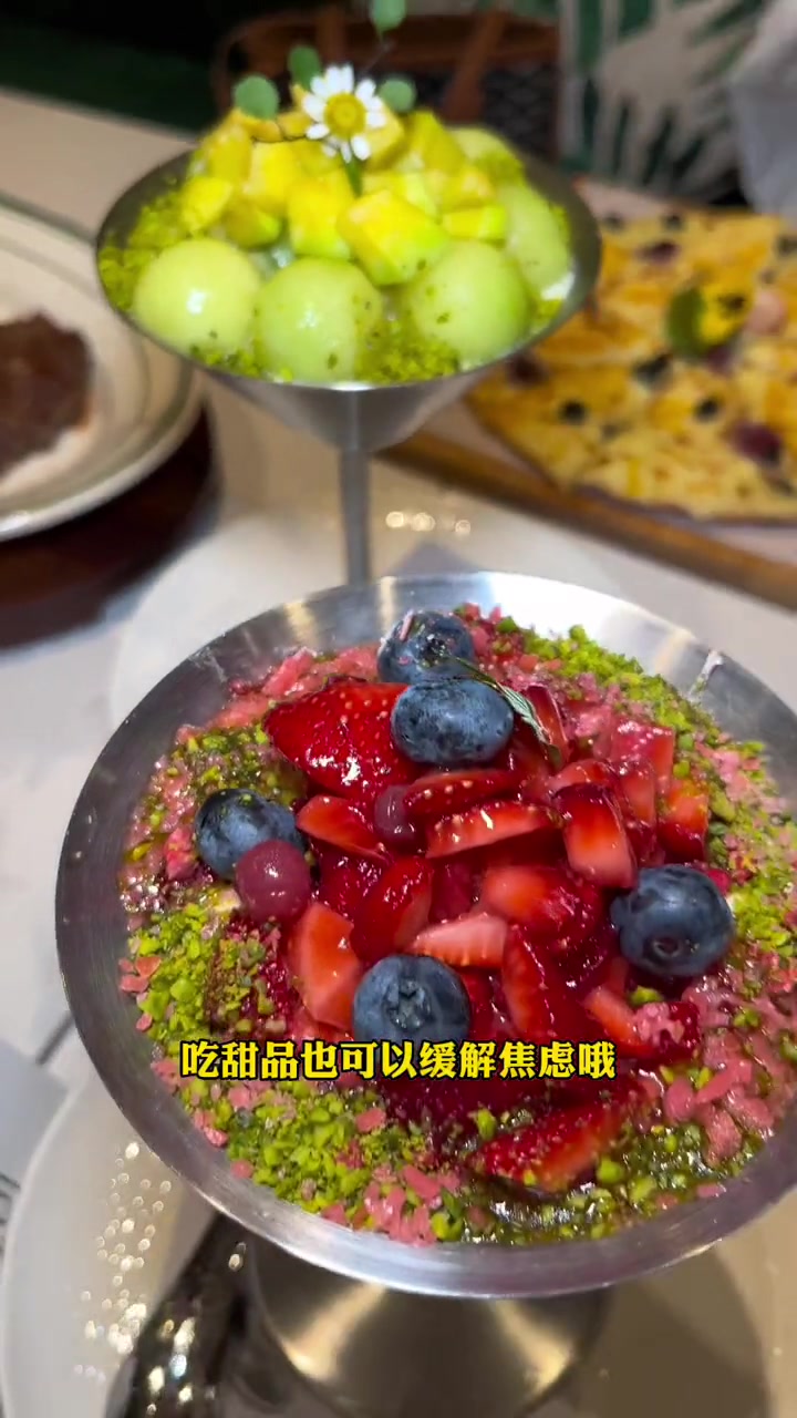 充满浪漫与鲜花的用心餐厅 赶快约闺蜜来打卡 ROllN用心 天津西餐厅 天津美食