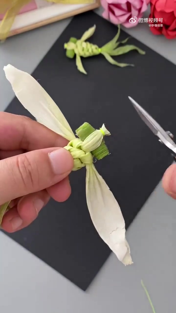 文旅分享 玉米皮不要扔,来编个可爱的小金鱼吧~