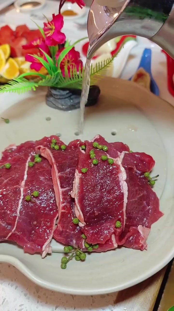 大块牛排煮着吃,原汁原味营养又健康,庖丁家牛排重庆分店都可用 庖丁家  爱吃清凉计划   