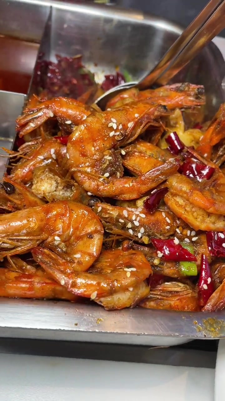 在太白印象城花118,吃一个鸡遇虾煲。干锅虾 螺蛳粉 吃西安看我的