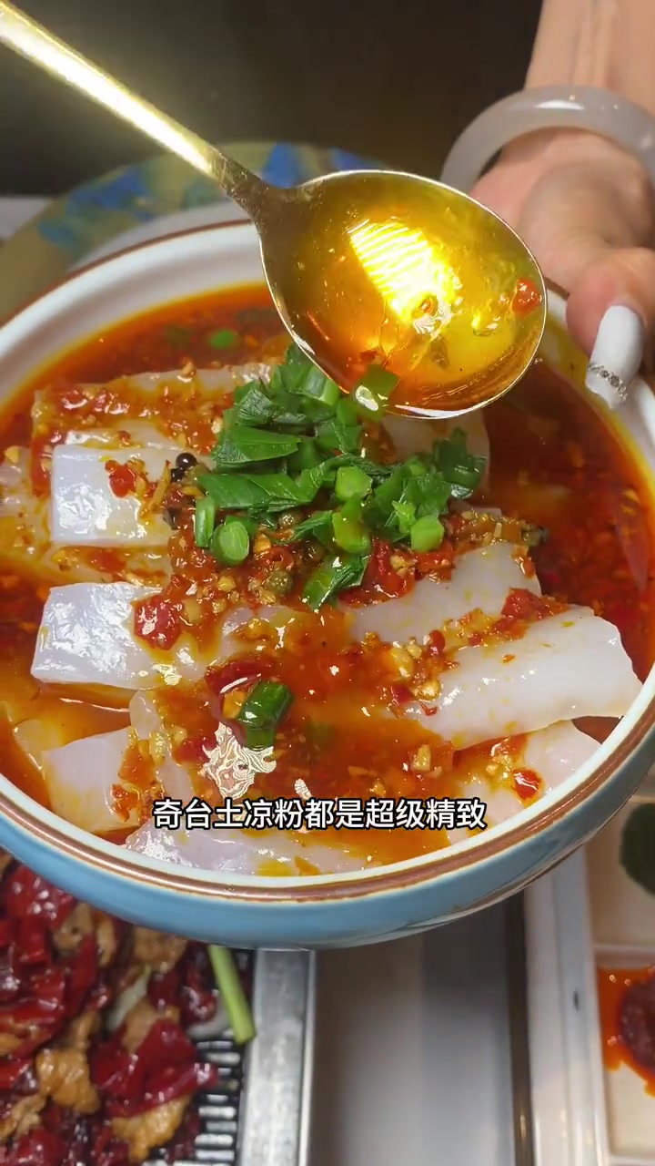 好吃的手抓羊肉和新疆菜我先冲 新疆美食 手抓羊肉