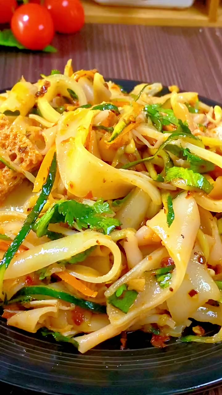 陕西凉皮的殿堂级教程～手残党也能做出正宗凉皮 凉皮 特色小吃 凉拌菜