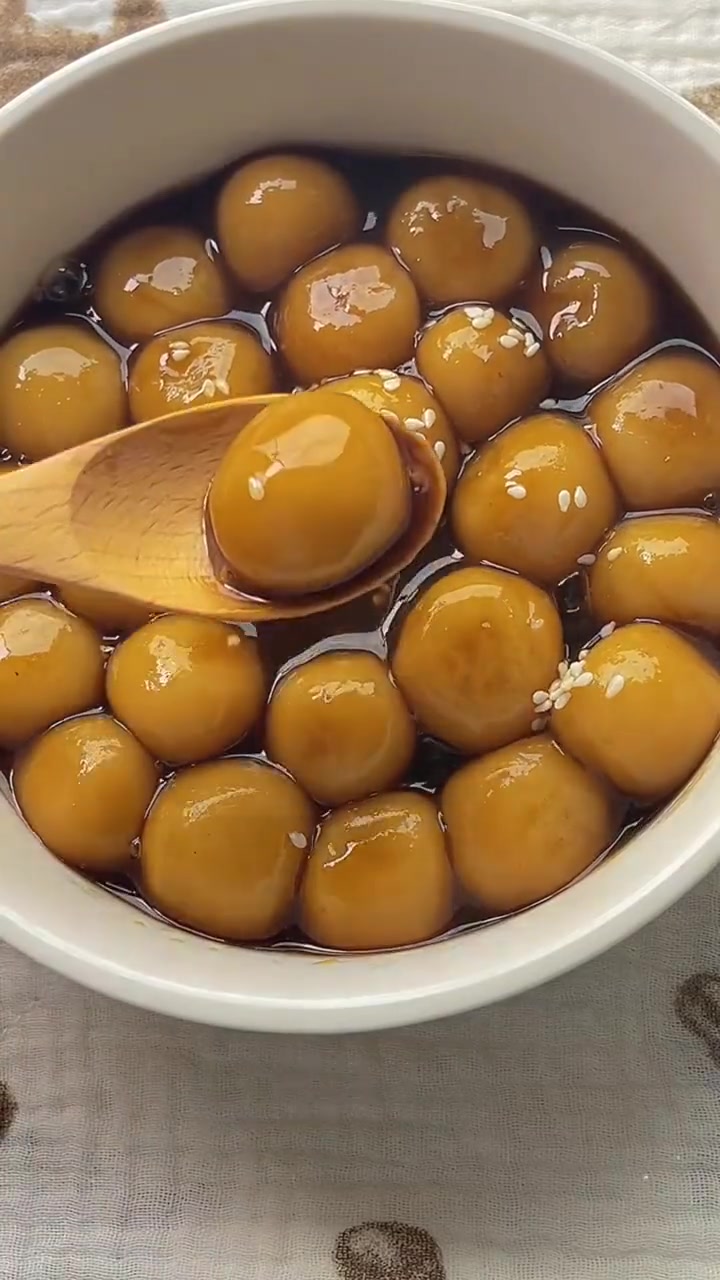 红糖小汤圆 抹茶 点心 糕点 下午茶 好吃吧,我说这是一款颜值超高,有手就会的甜品,快来试