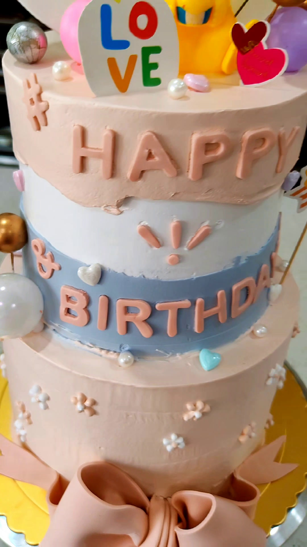 高层卡通奶油蛋糕