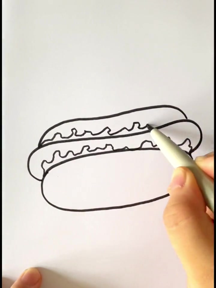 《热狗》简笔画,用椭圆和弧线画热狗 简笔画 儿童画 一学就会系列 少儿美术 画画