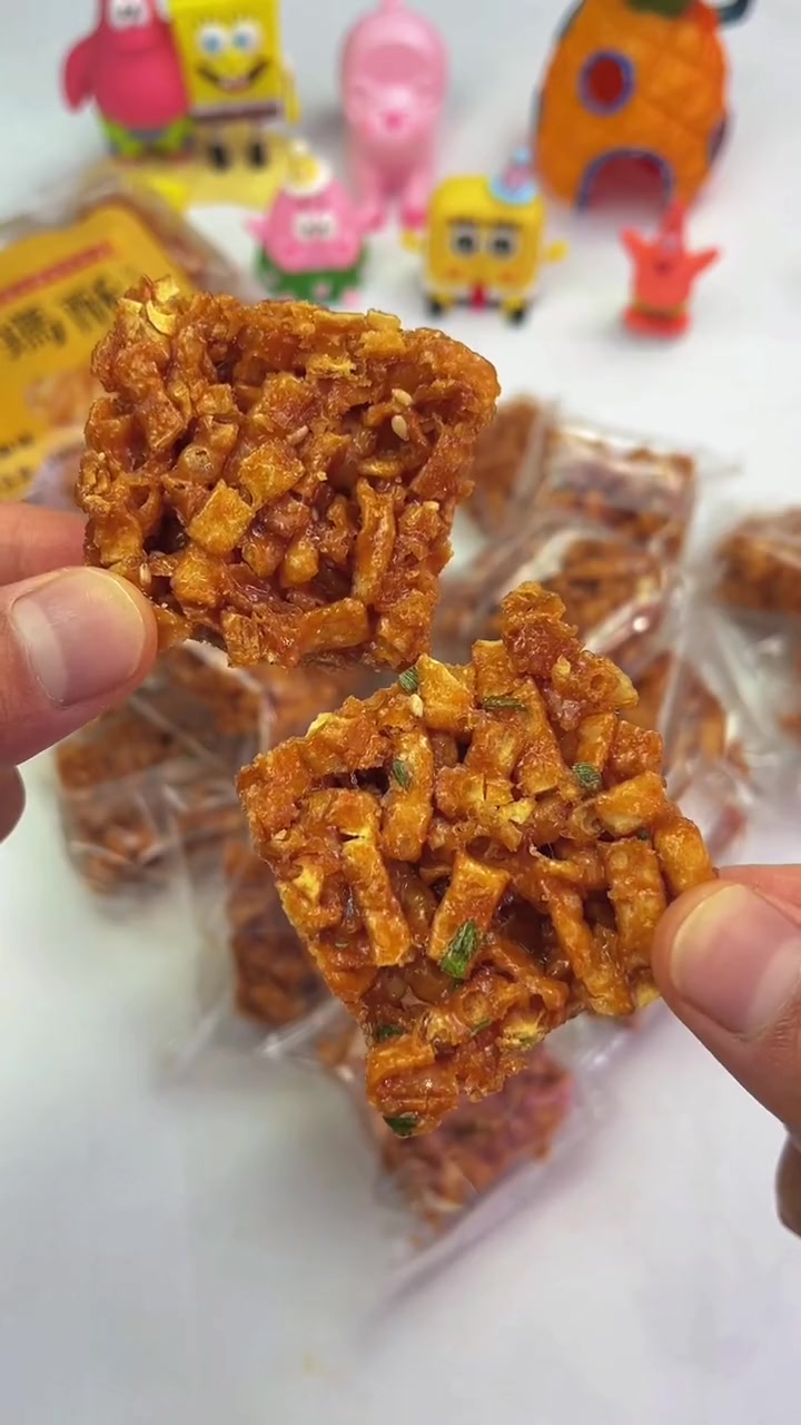 老式脆硬沙琪玛,酥酥脆脆,油香油香,越嚼越香,小时候的味道满满的回忆!零食推荐 沙琪玛 妈