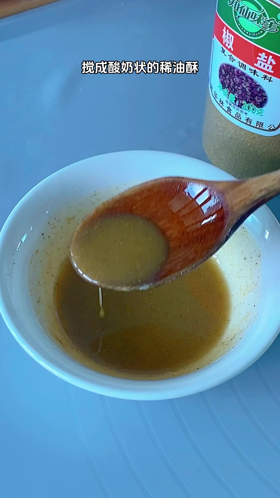 大热天最适合蒸饼了,柔软多层不上火,夹菜夹肉夹鸡蛋可好吃了