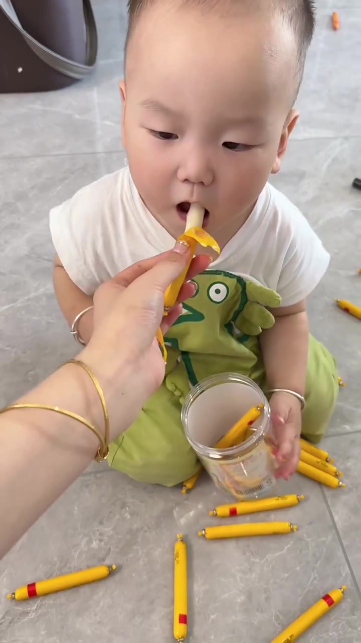 天天如此啊,姐姐每天都在控诉弟弟告状的路上弟弟就无止境的捣乱的路上!鳕鱼肠合几毛一根宅羊羊