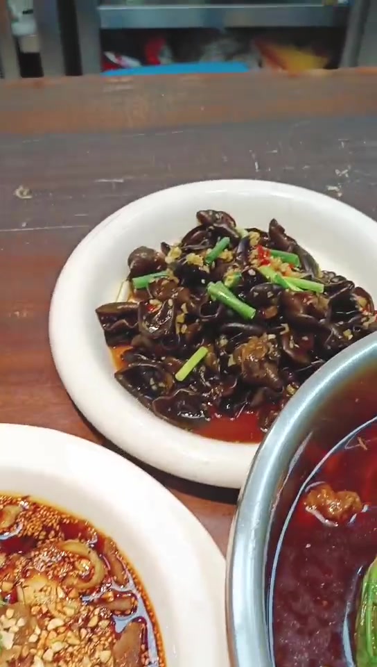 学做红油凉拌菜技术培训哪家好?四川餐饮技术培训班哪里好?