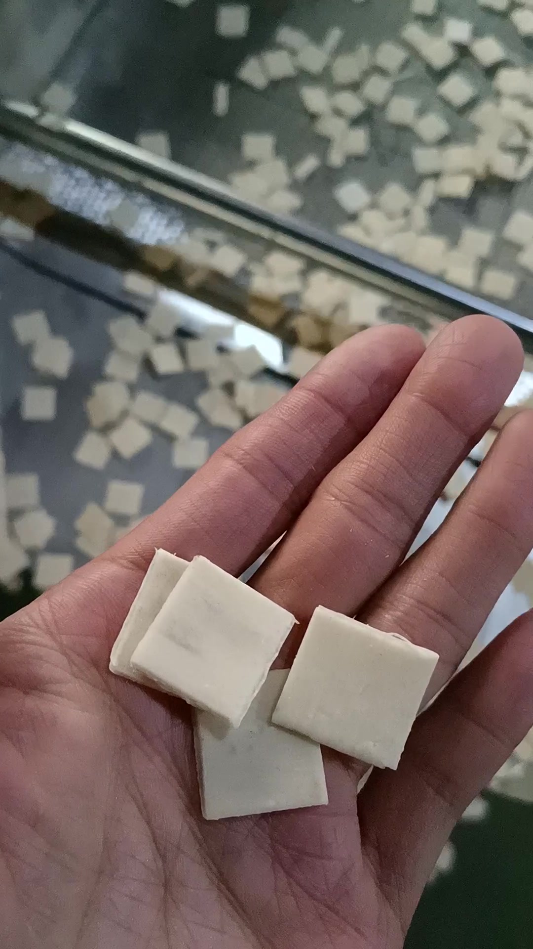 大蟹酥油炸面食生产线 咪咪虾条小点心设备