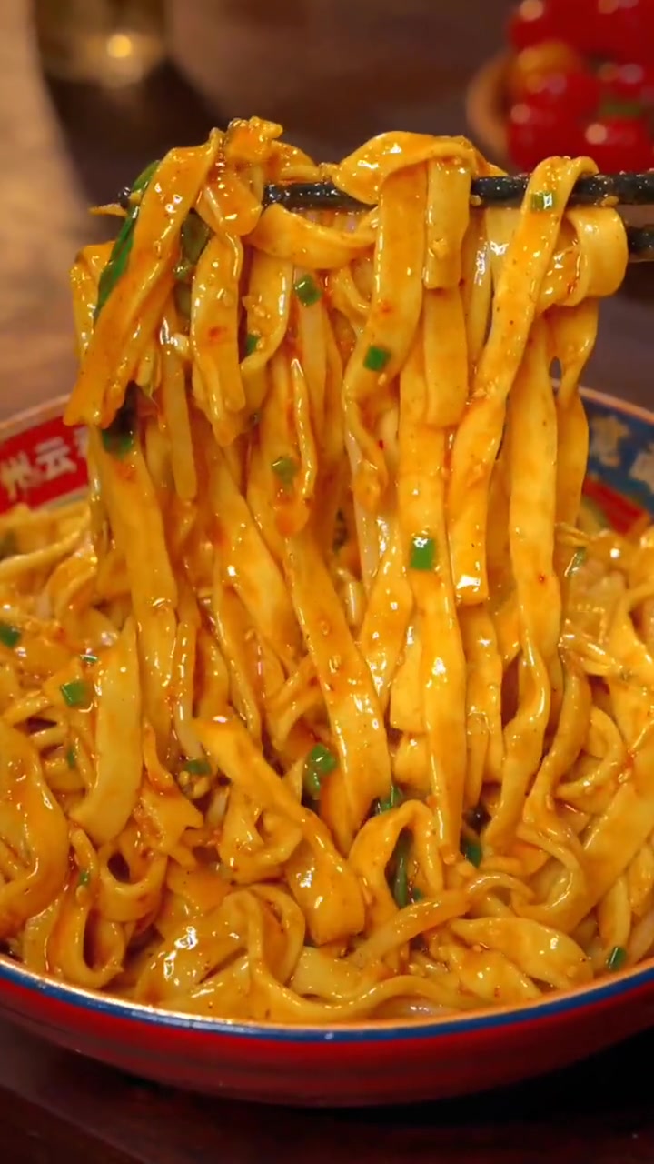 麻辣烫 油泼面 土豆粉 砂锅土豆粉 米线 夏天热的不想吃饭,自己在家这样做,干净卫生还没有