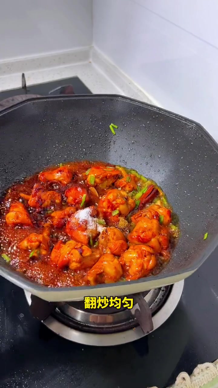 鸡块土豆这么做也太好吃啦!没吃过的快去做起来!鸡块土豆 鸡块土豆的家常做法 大人小孩都爱吃