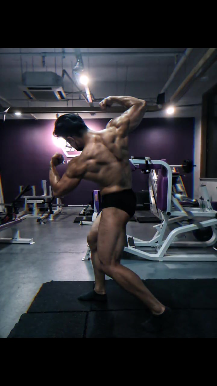 提升自我的苦永远都不会白吃 健身 健美 肌肉男