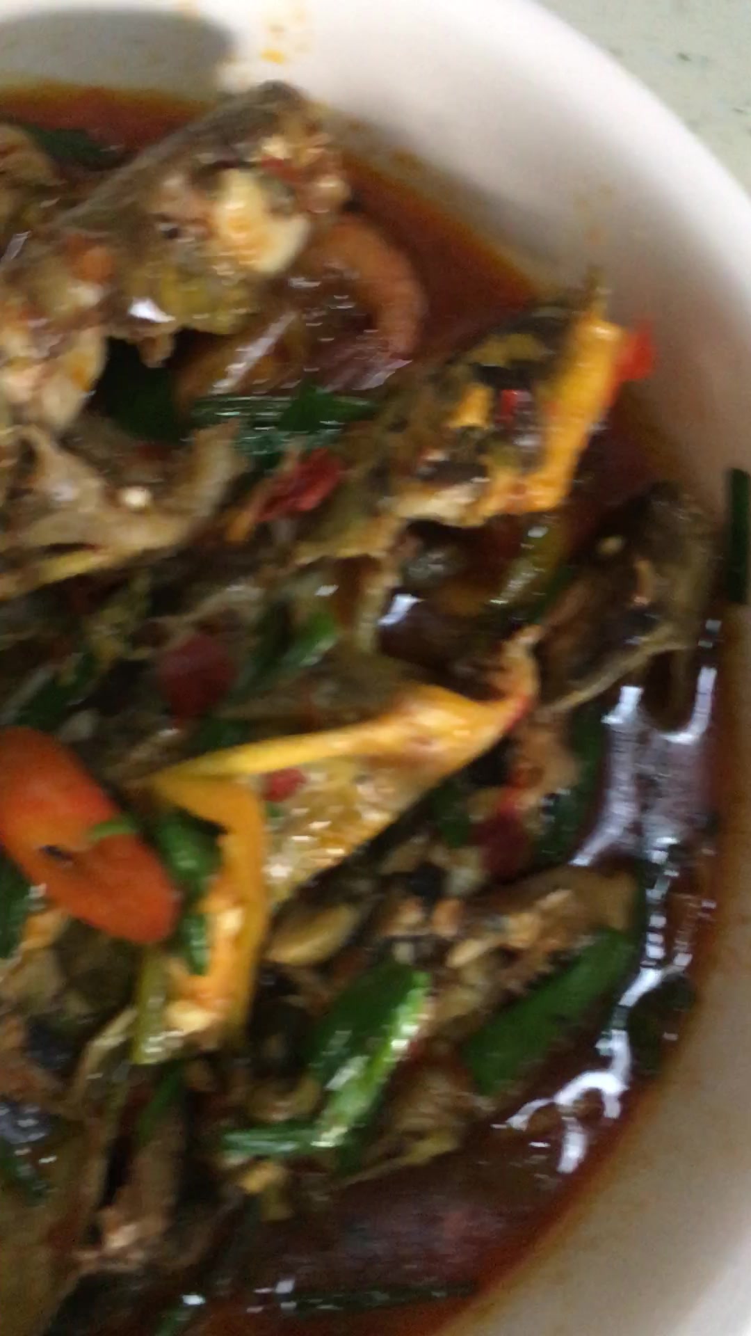 姜葱爆河虾,芋头杆焖黄骨鱼