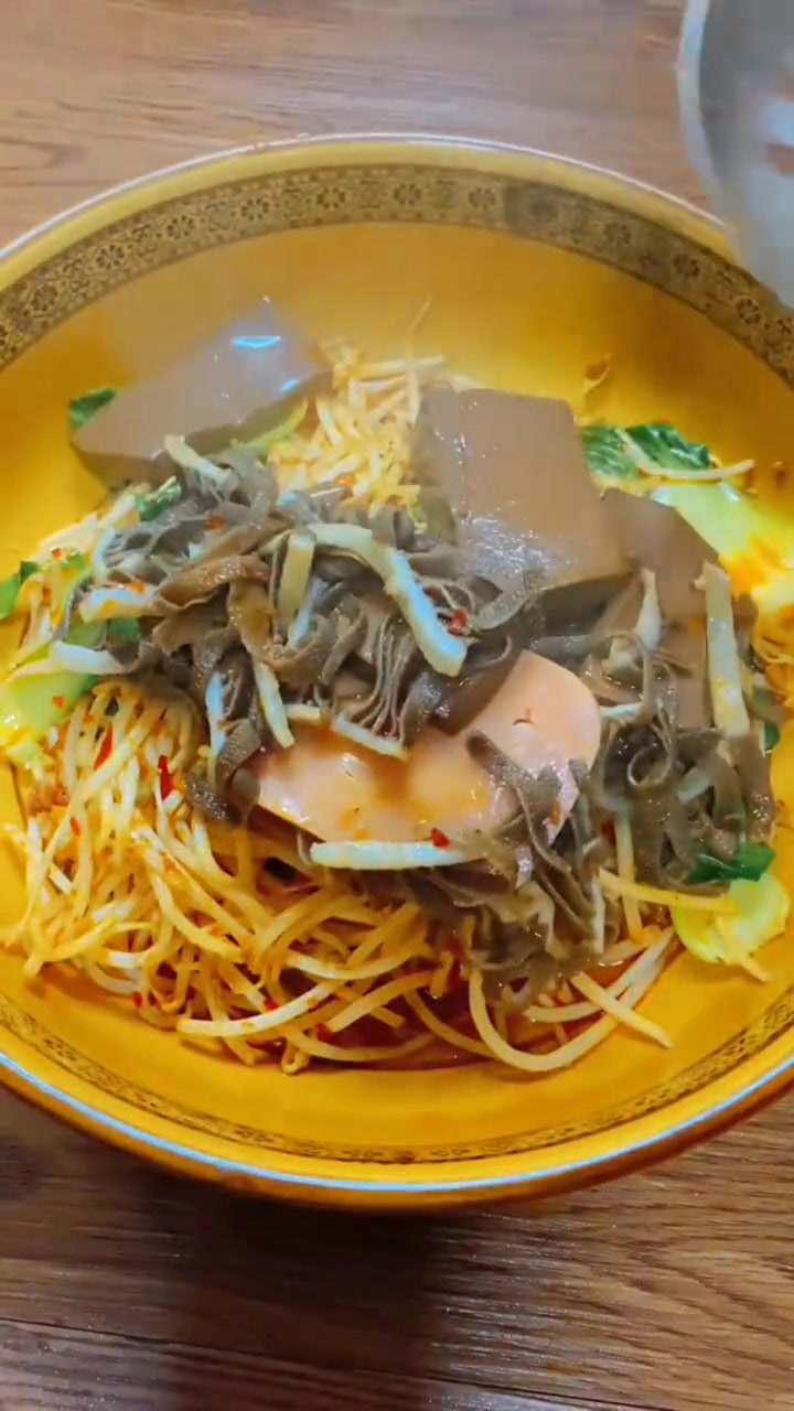 毛血旺 水晶菜团子 土豆粉 砂锅土豆粉 米线 夏天热的不想吃饭,自己在家这样做,干净卫生还