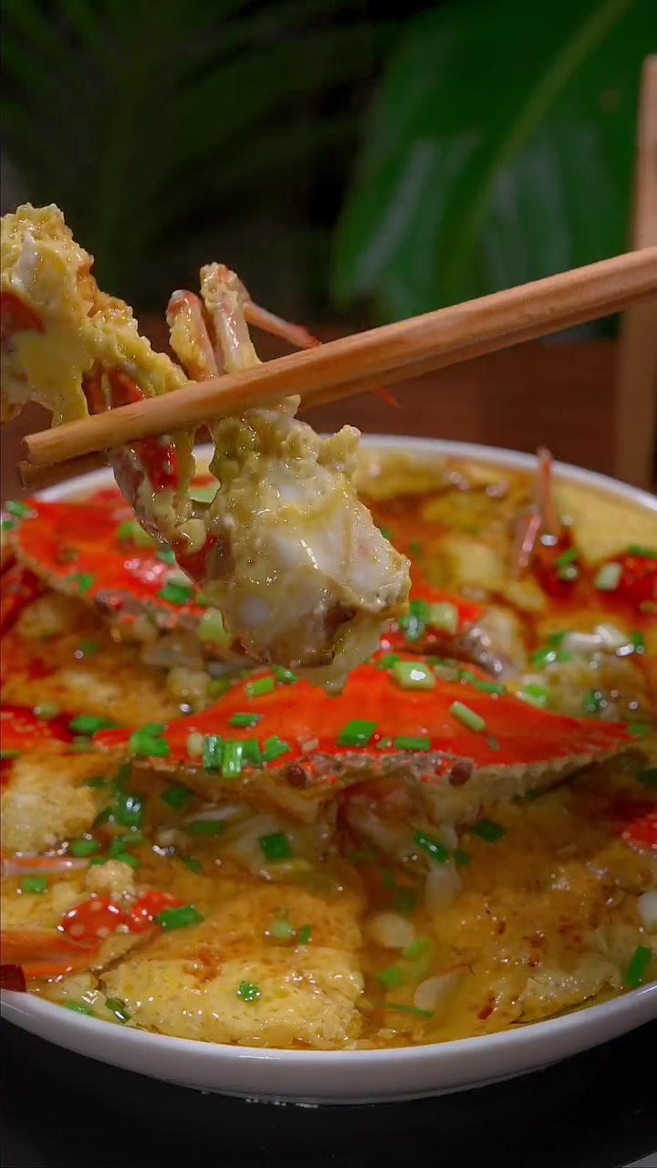 又到了梭子蟹上市的季节,梭子蟹做法多种多样,今天这个做法简单美味,学会了以后就是你的拿手好