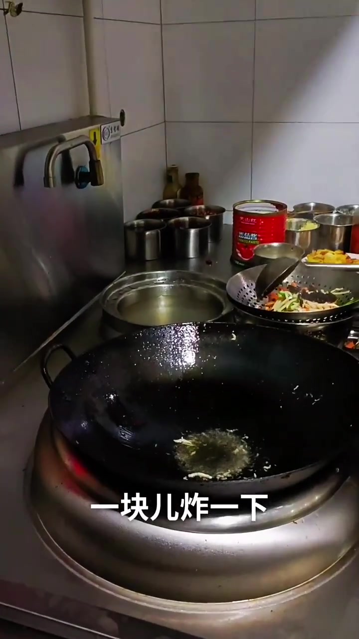 如何正确炸鸡肉?教你炸出美味佳肴!