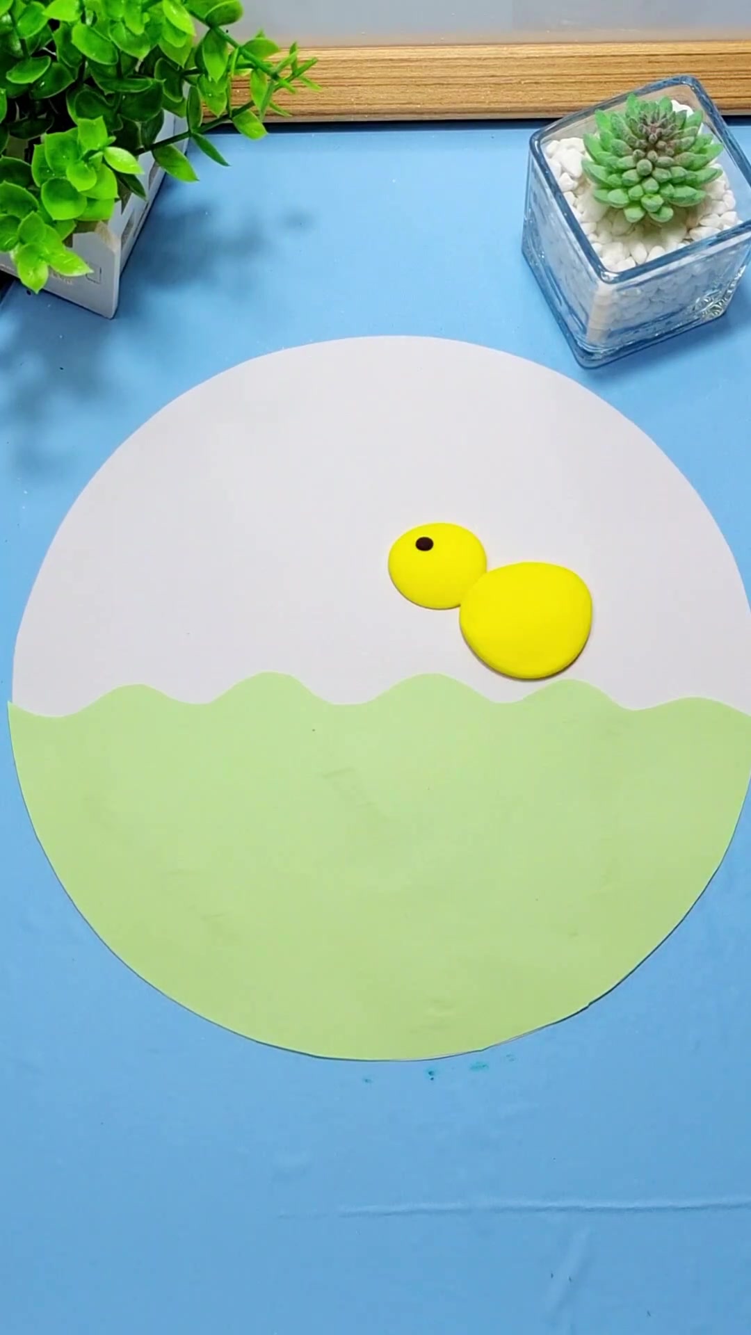 小鸡吃虫子儿童创意手工画,幼儿园小朋友也能完成