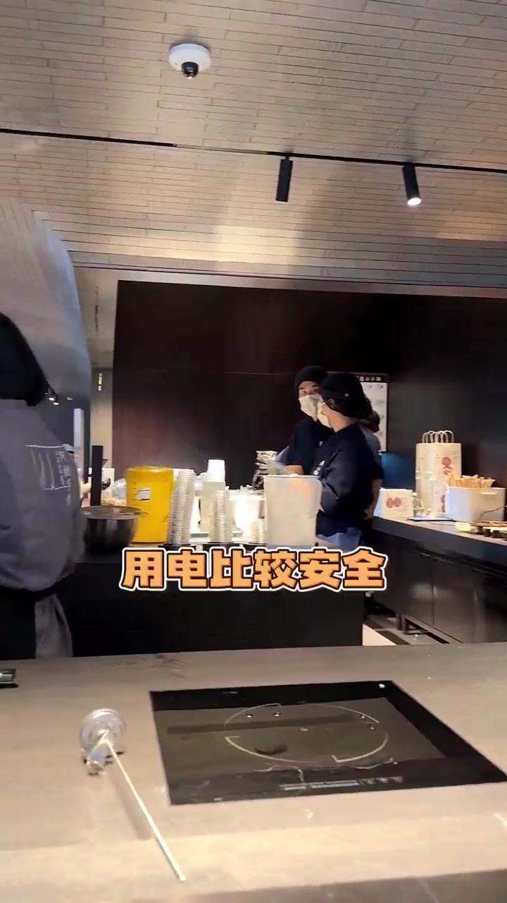 阿嬷手作操作间布局分享。#阿嬷手作 #吧台设计#奶茶设备