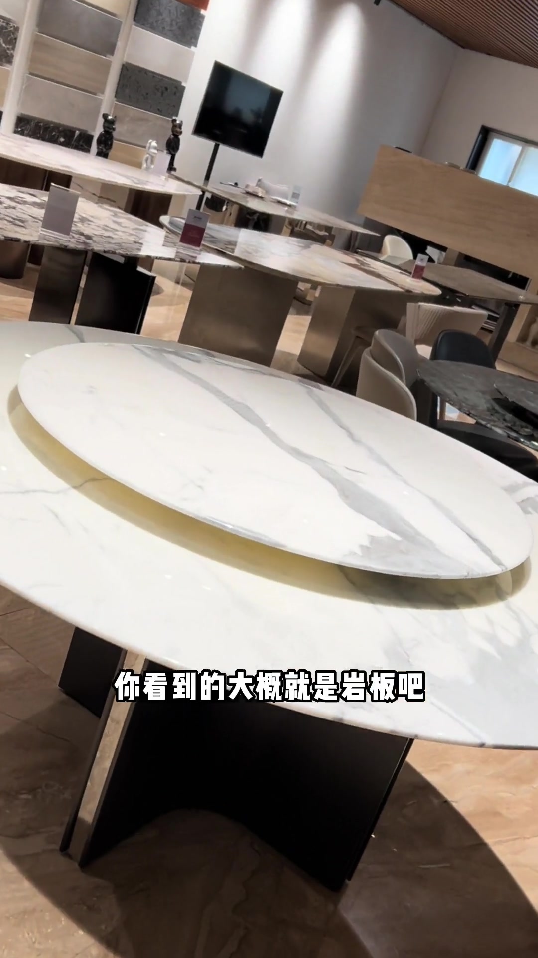 深受国内外设计师喜爱的—意大利鱼肚白餐桌 鱼肚白 奢石餐桌 沈阳奢石餐桌 餐桌推荐 紫金桃