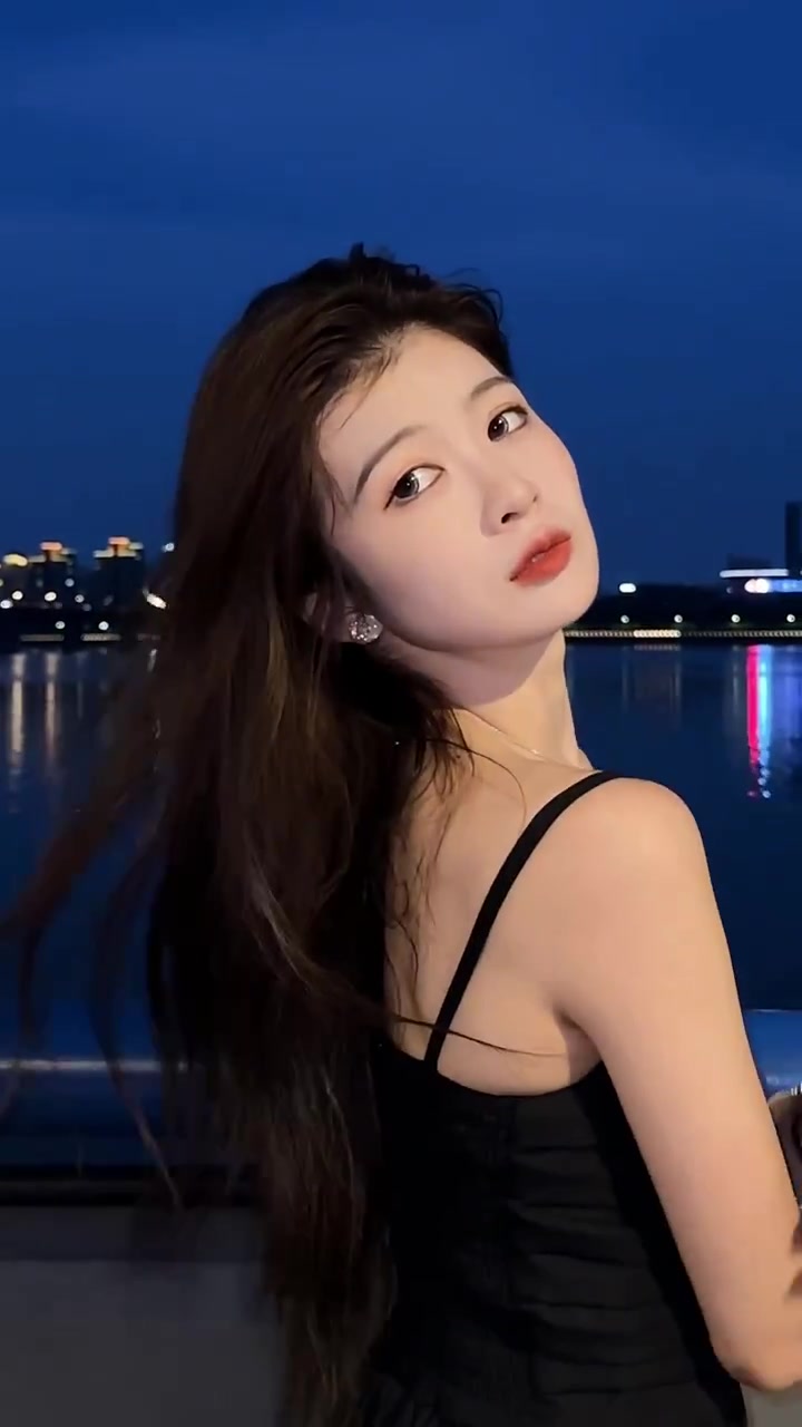 大鱼海棠里的灵婆说过:不要预设和别人共度一生,就自然相处,命运把你们带到哪里就到哪里,天有