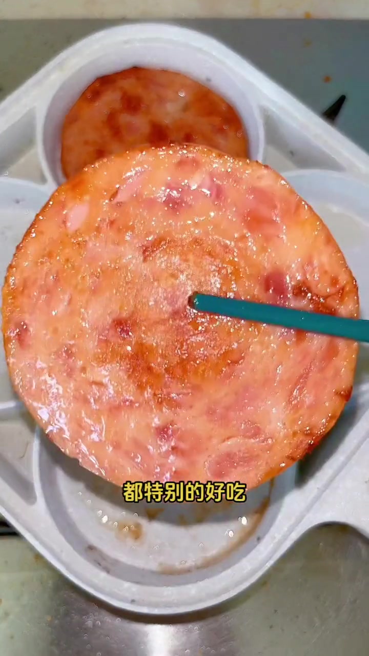 黑猪午餐肉独立包装,直接吃做三明治吃非常方便 黑猪午餐肉